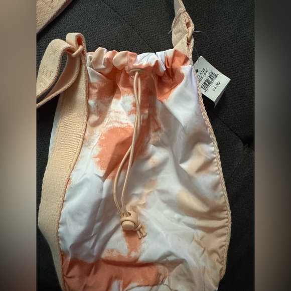 Aerie Offline water bottle holder - Picture 3 of 5